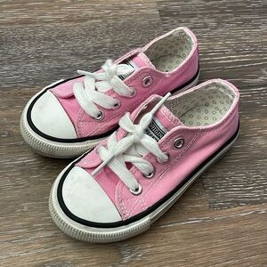 Toddler canvas shoes